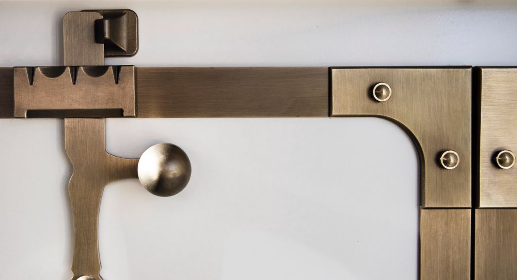 "Saltaleone" door closure systems
